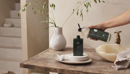 2022_January_Clean%26Conscious_HandWash%26Refill_Jing_037.jpg