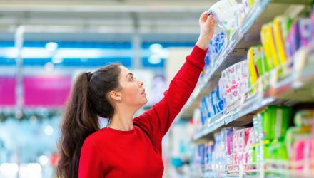 consumer-climate-awareness-labels-shopping.jpg