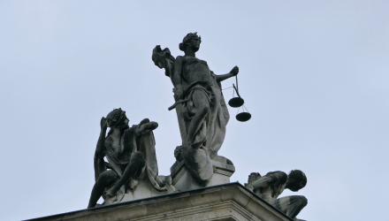 justizia-mit-waage.jpg