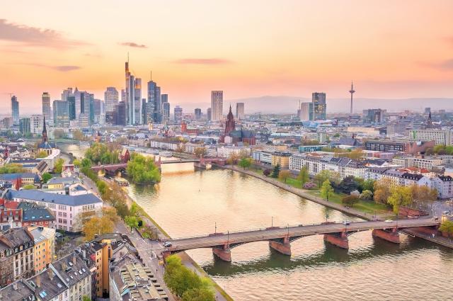 frankfurt skyline sunset